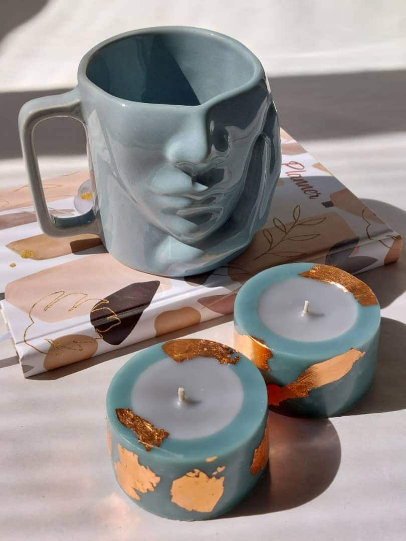 تصویر 1 از شمع فانوسی دست‌ ساز با جزئیات ظریف و طبیعی